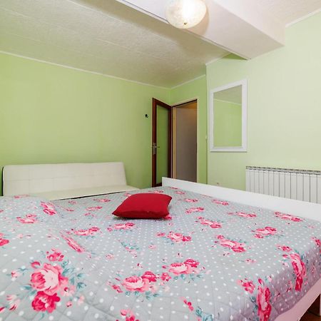 Apartments And Room Mirjana 드라말리 외부 사진