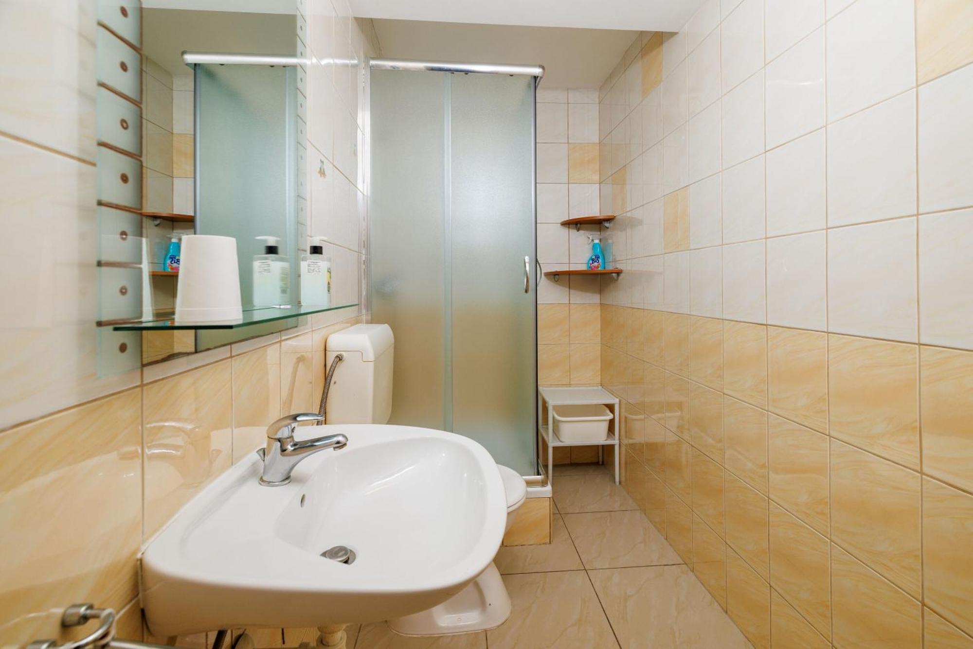Apartments And Room Mirjana 드라말리 외부 사진