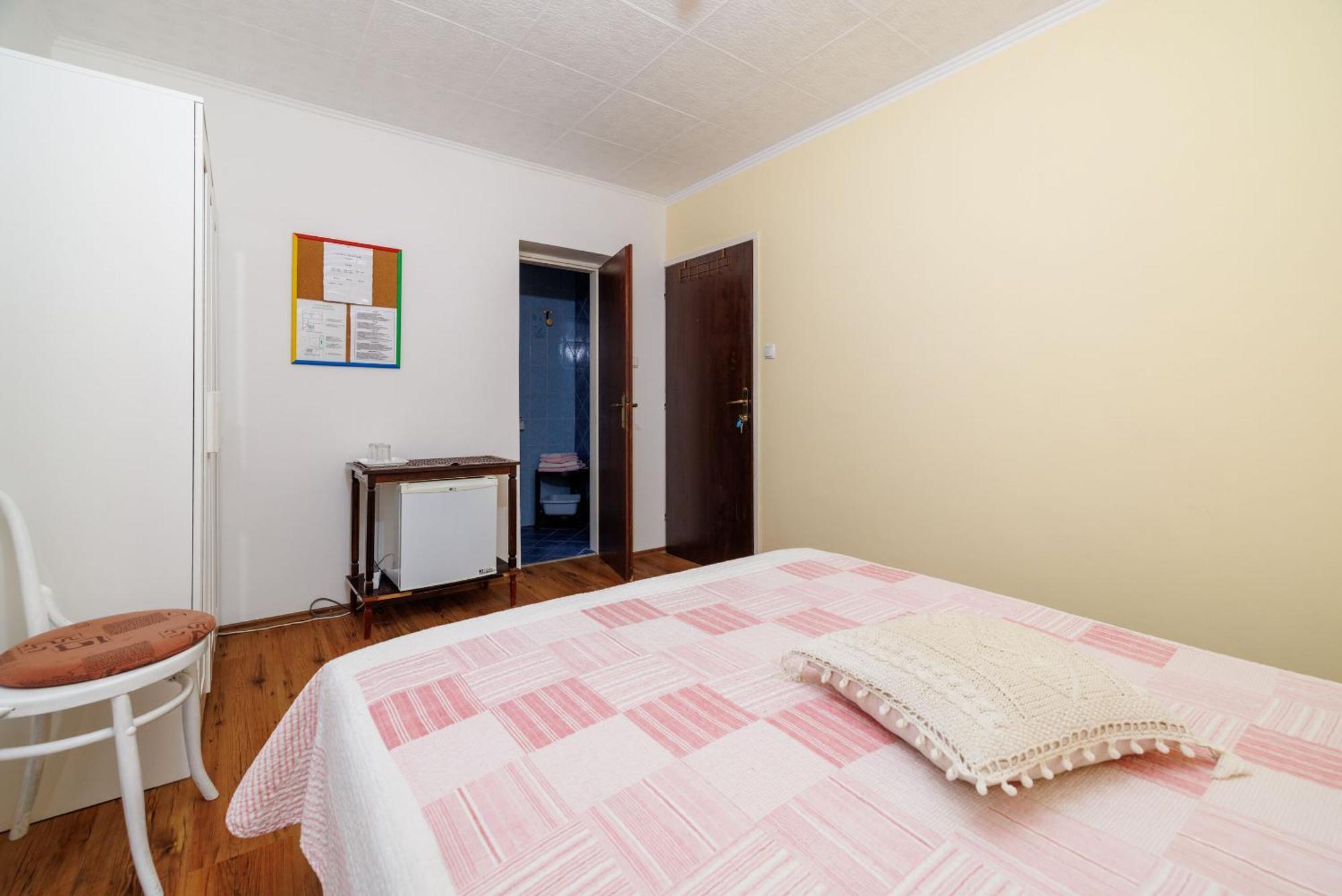Apartments And Room Mirjana 드라말리 외부 사진