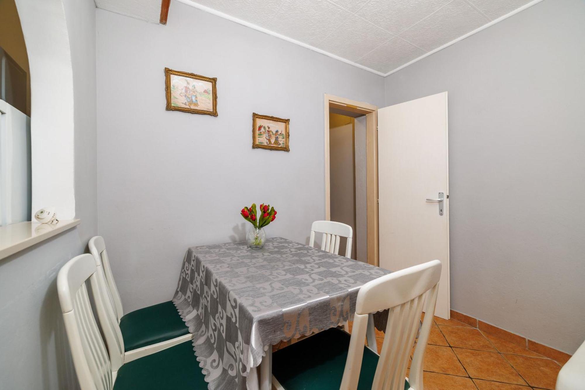 Apartments And Room Mirjana 드라말리 외부 사진