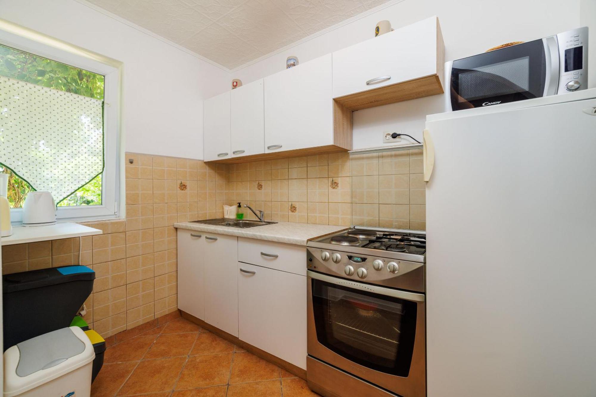 Apartments And Room Mirjana 드라말리 외부 사진