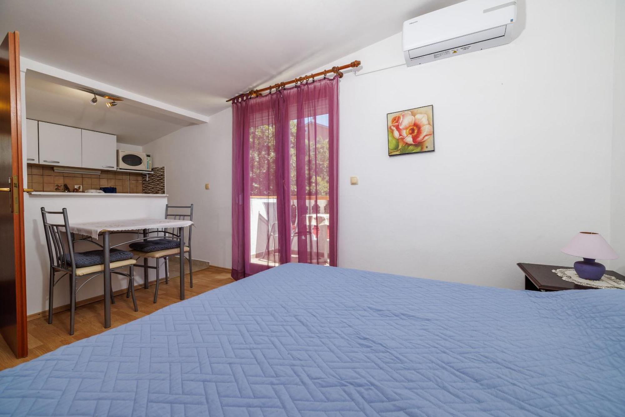Apartments And Room Mirjana 드라말리 외부 사진