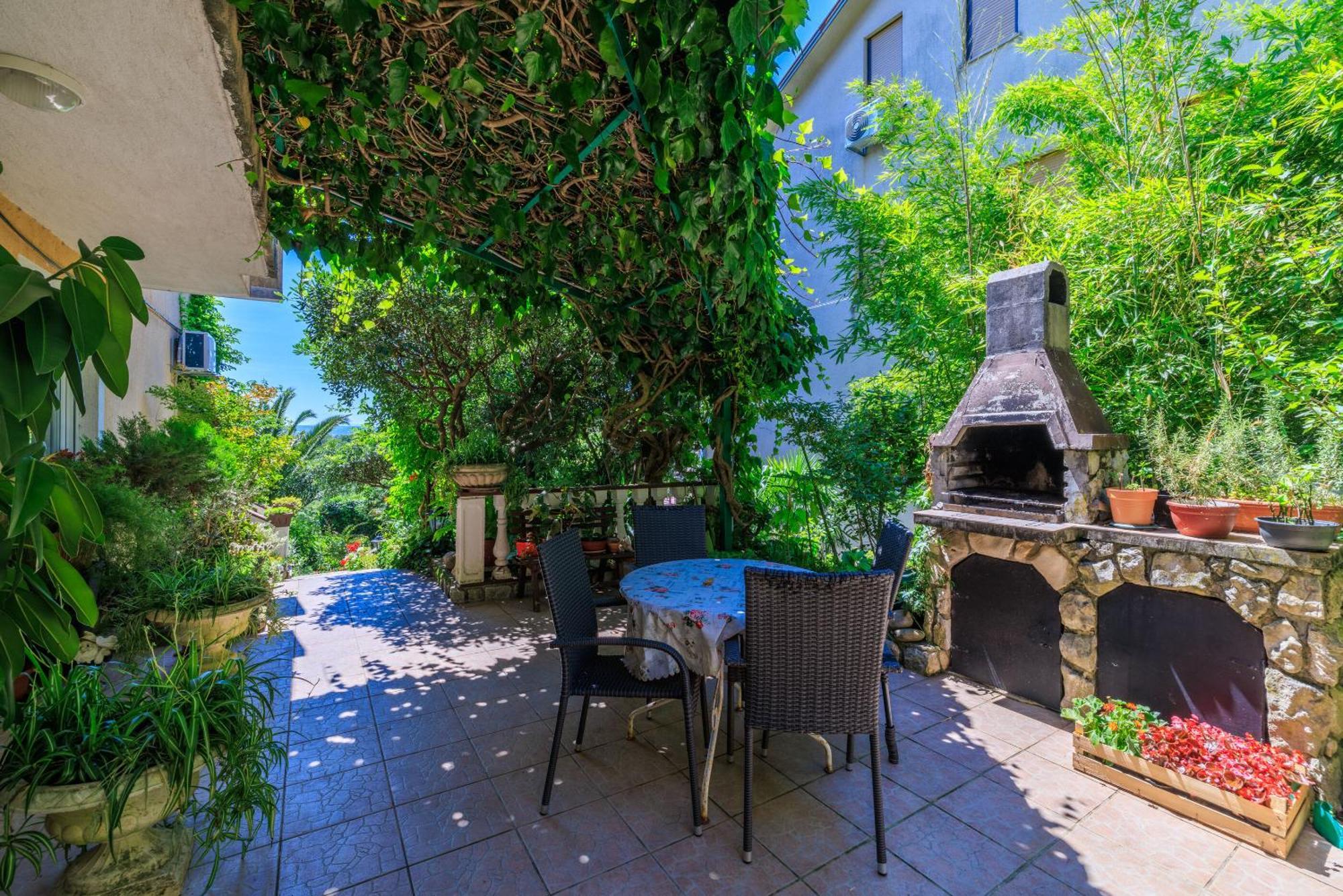 Apartments And Room Mirjana 드라말리 외부 사진