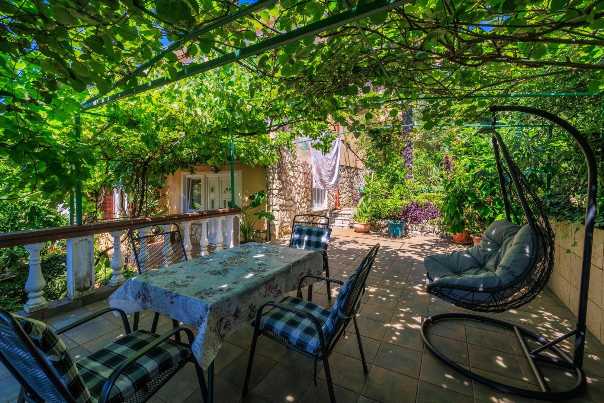 Apartments And Room Mirjana 드라말리 외부 사진