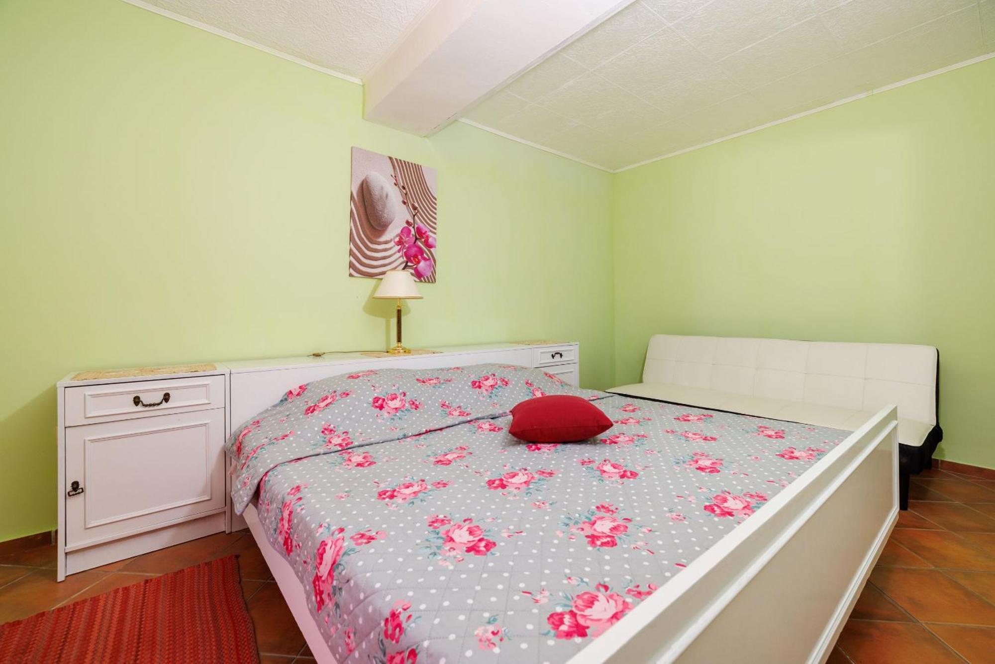 Apartments And Room Mirjana 드라말리 외부 사진