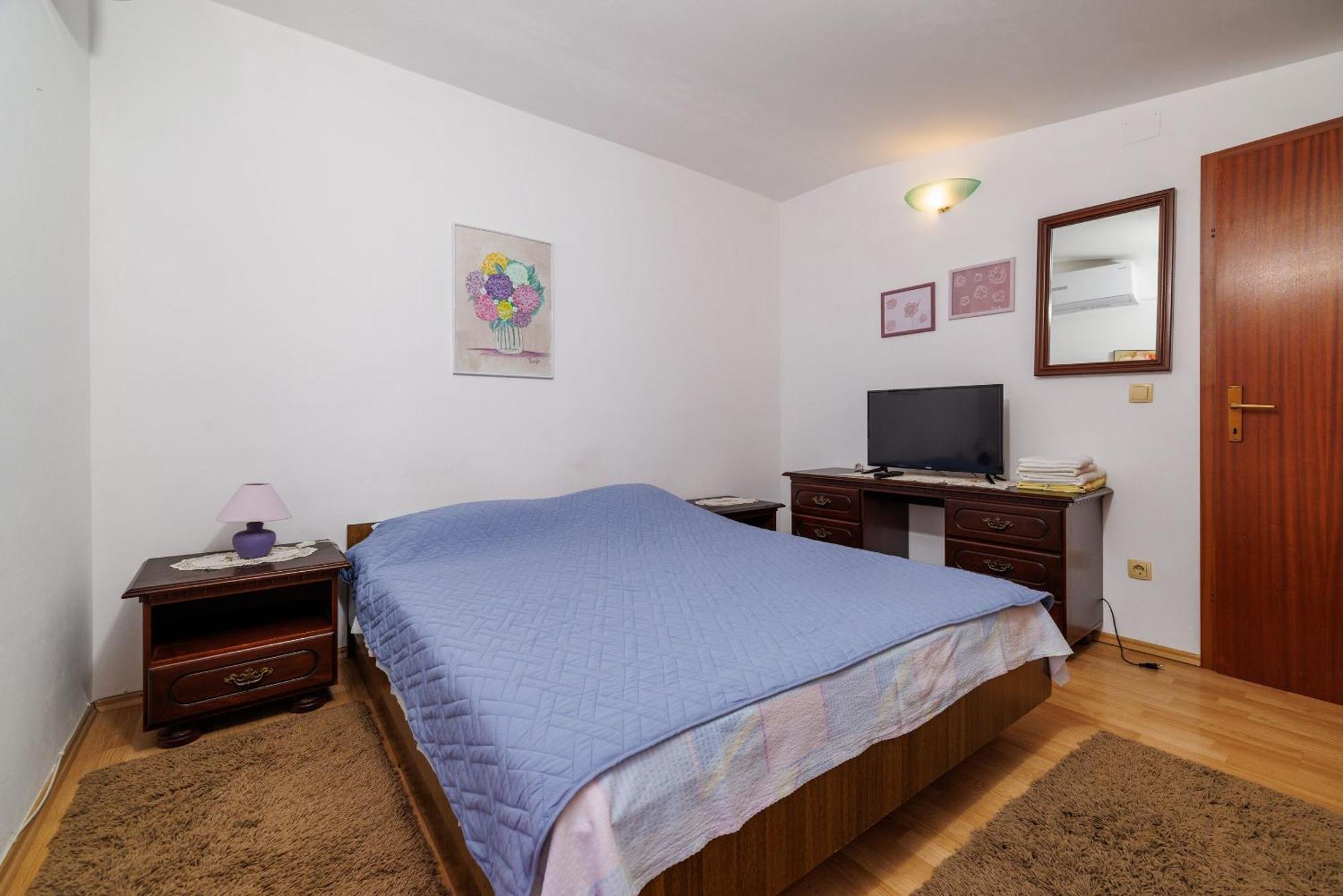 Apartments And Room Mirjana 드라말리 외부 사진